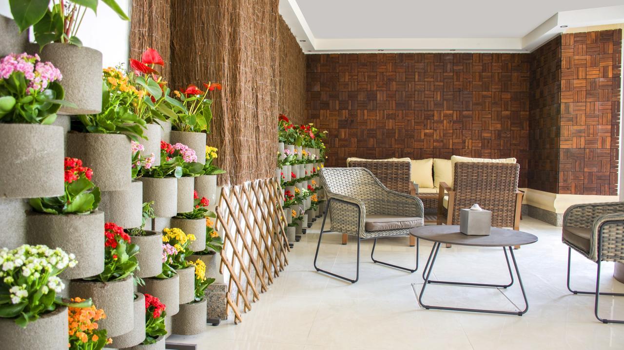Radisson Blu Resort, Al Khobar Халф Мун-Бэй Экстерьер фото Vertical garden